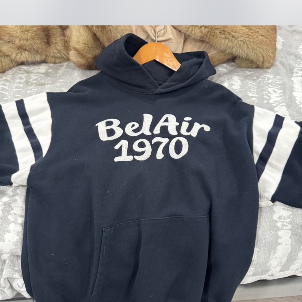 Zara Black and White Sweatshirt with Sporty Stripes